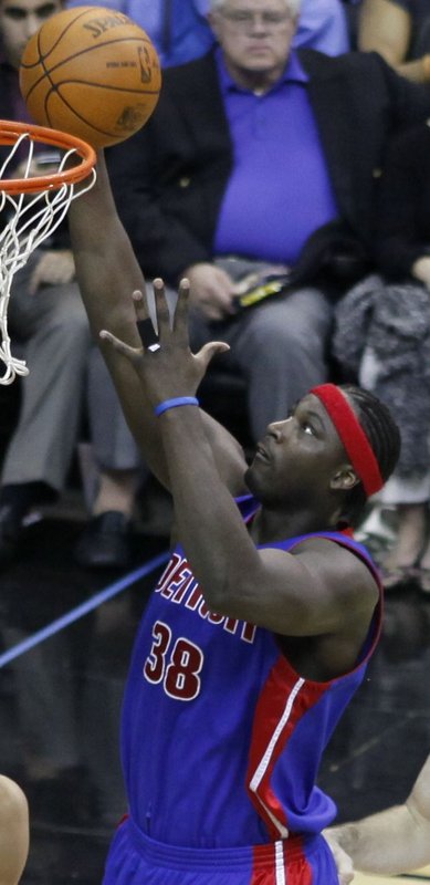 Kwame Brown playing for the Detroit Pistons